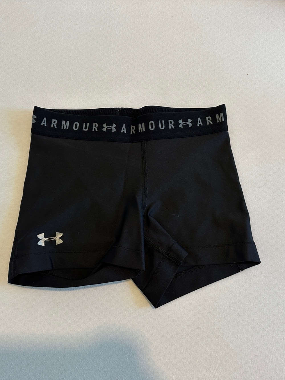 Under Armour HeatGear Shorty 3” Shorts in black size XS